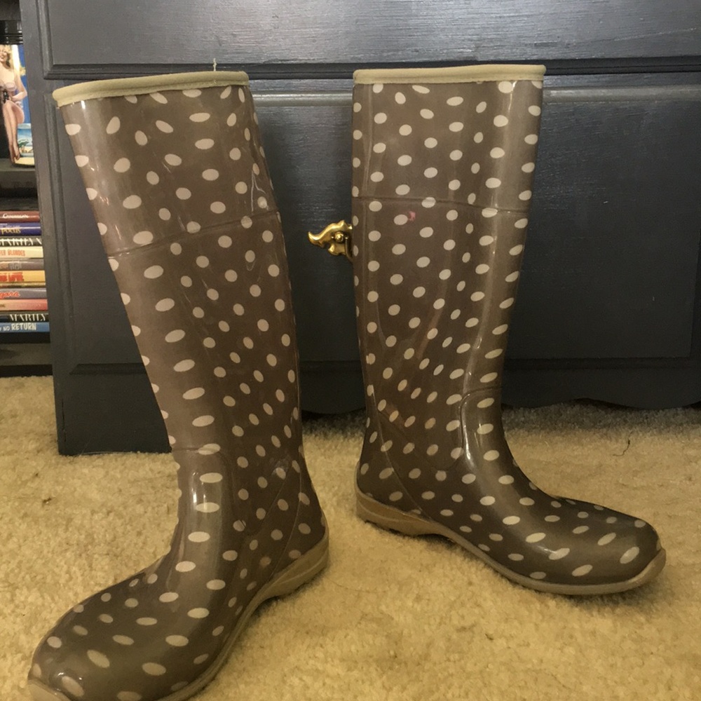 Rain boots